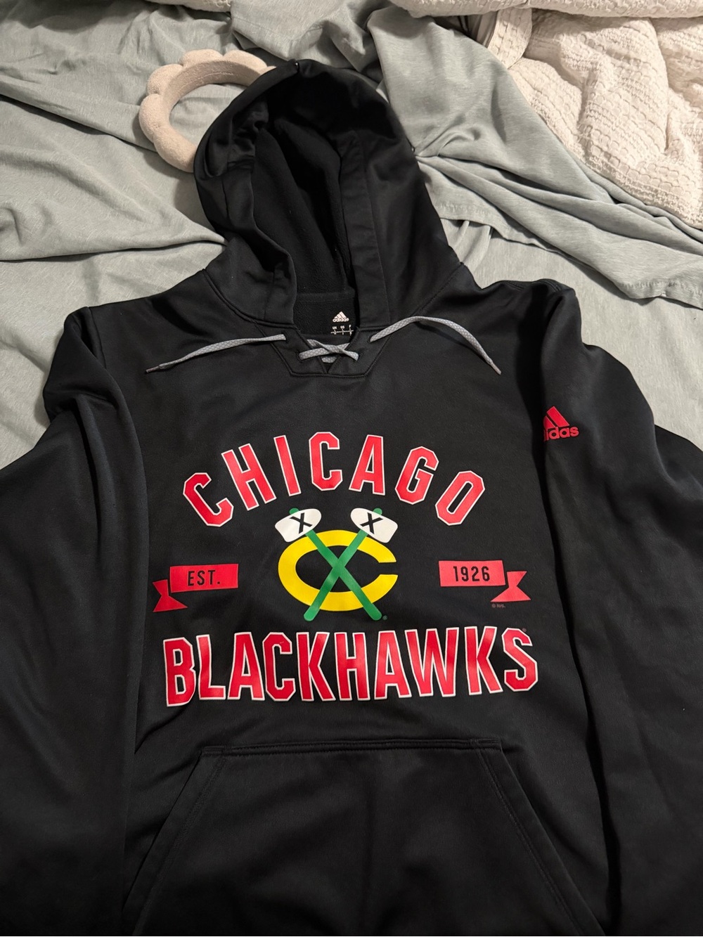 Men’s L adidas Chicago Blackhawks hoodie